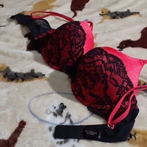 Victoria push up super padded bra